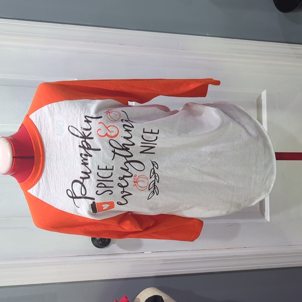 Pumpkin spice raglan Top, Size medium
